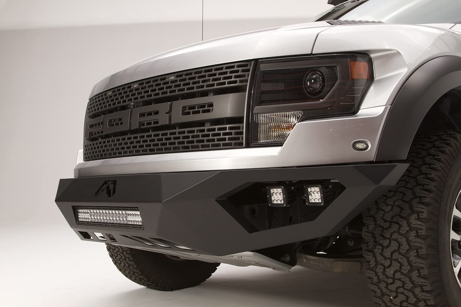 FF10D19611 Fab Fours Bumper
