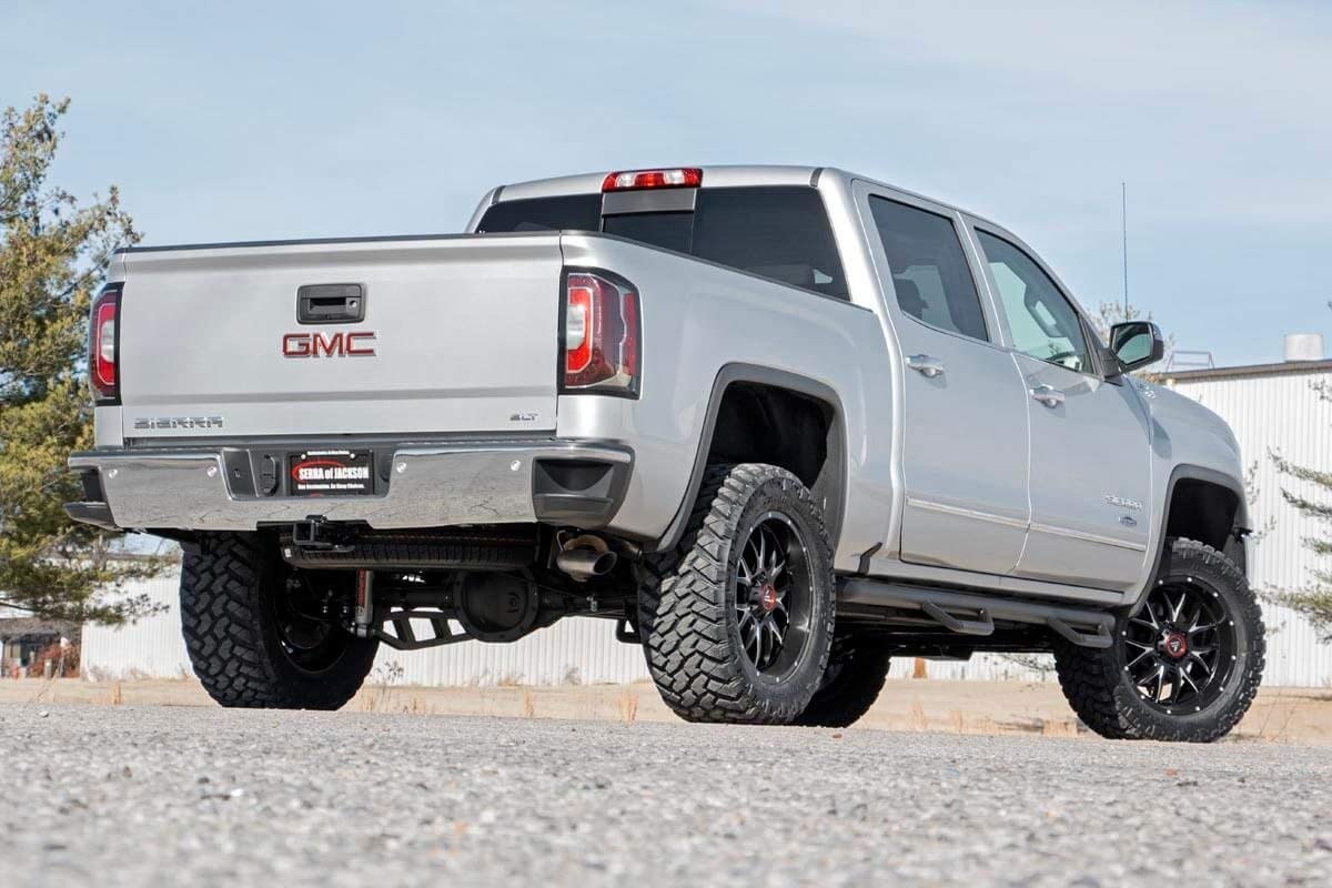 3.5" Rough Country Suspension Lift Kit with N3 Struts/N3 Shocks for Chevy Silverado & GMC Sierra 1500 (2014-2018 w/Stock Cast Steel Control Arms)