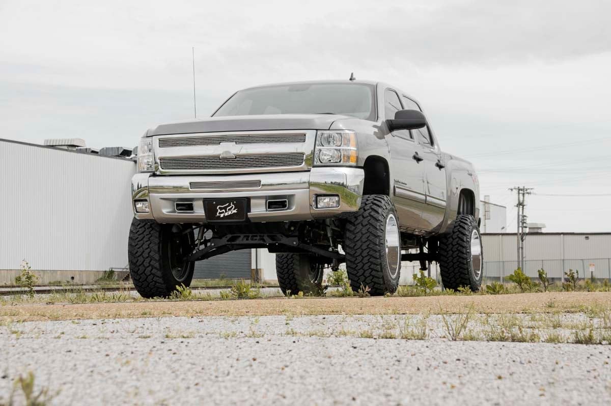 7.5" Rough Country Suspension Lift Kit with N3 Struts/N3 Shocks for Chevy Silverado & GMC Sierra 1500 (2007-2013) 4WD