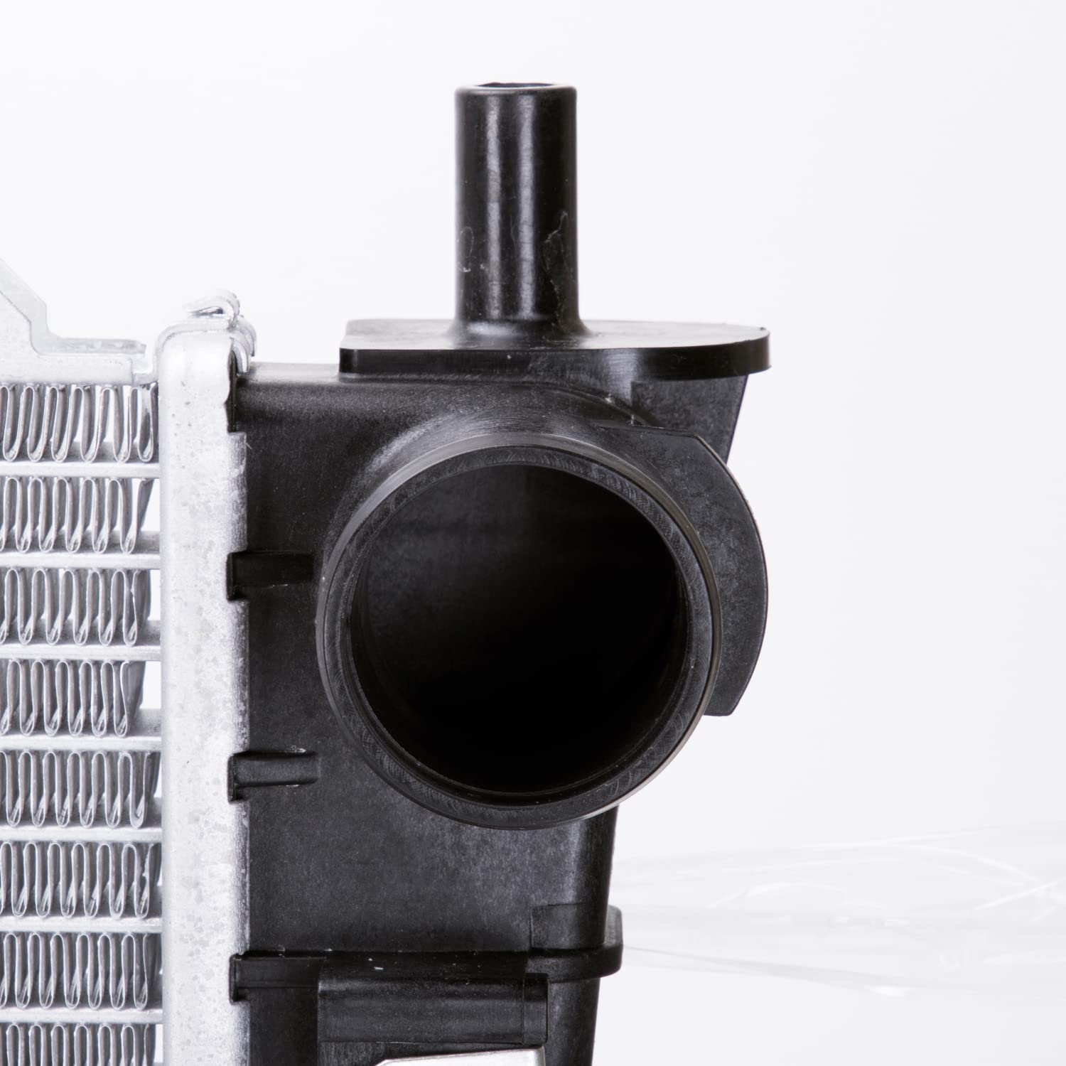 Radiator TYC 2260 Compatible with 1997-2004 Ford F- Series Pickup (Hvy Dty)
