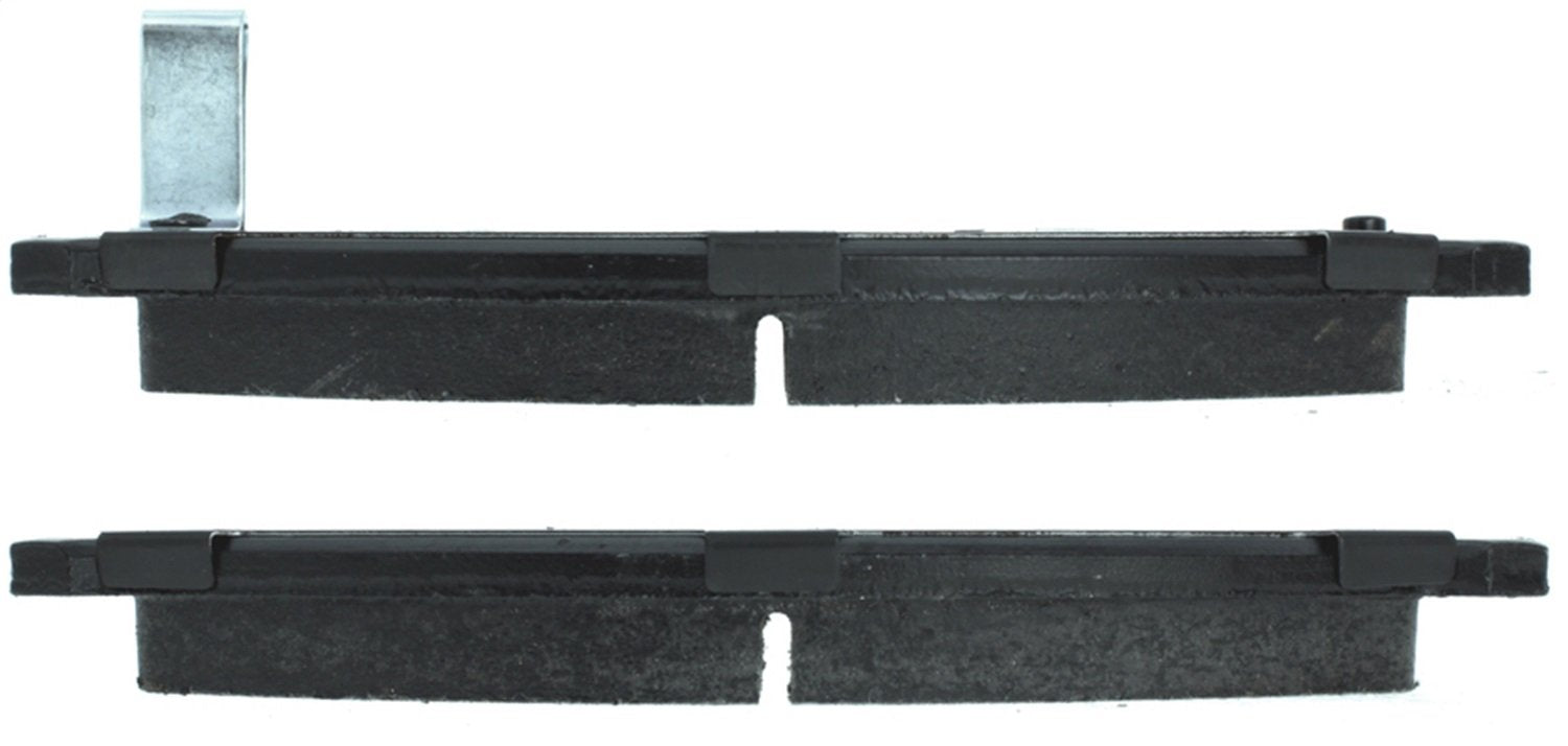 Front StopTech 308.03330 Brake Pads with Shims and Hardware Street