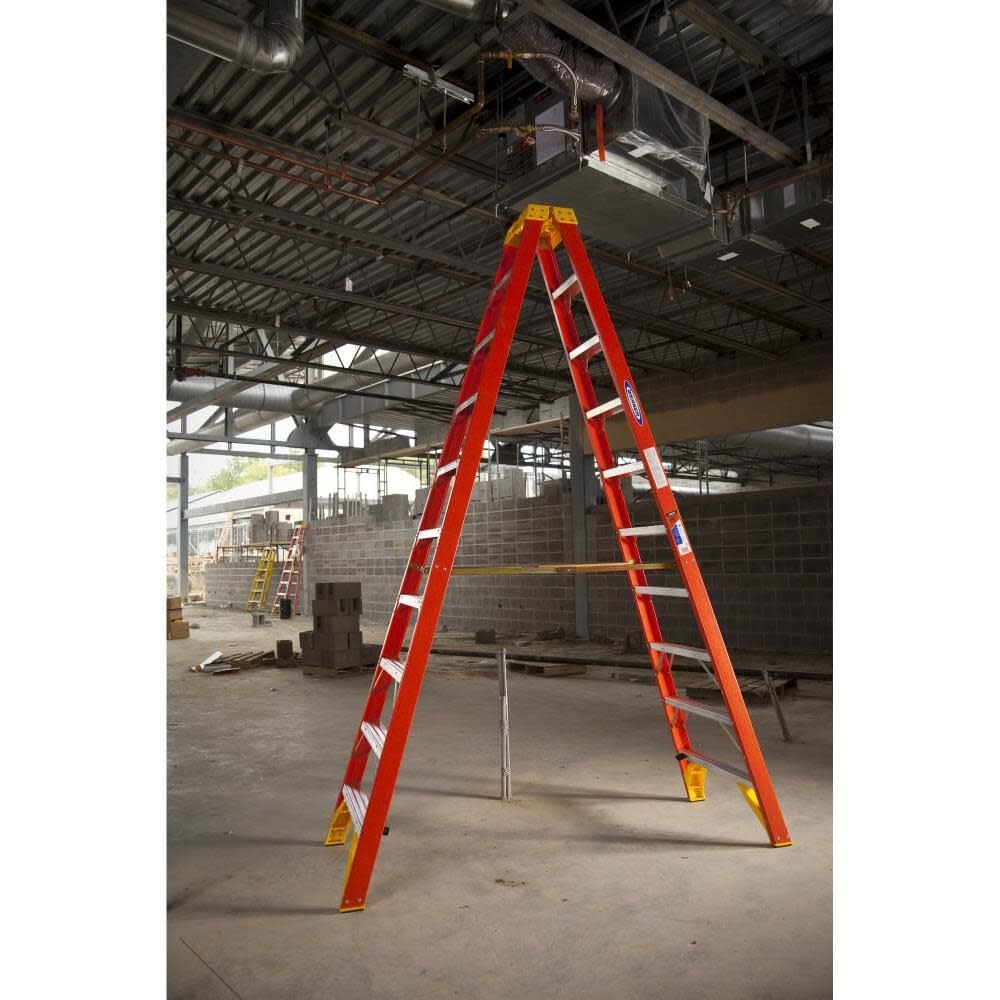 Twin Werner Step Ladder, Fiberglass (T6210)