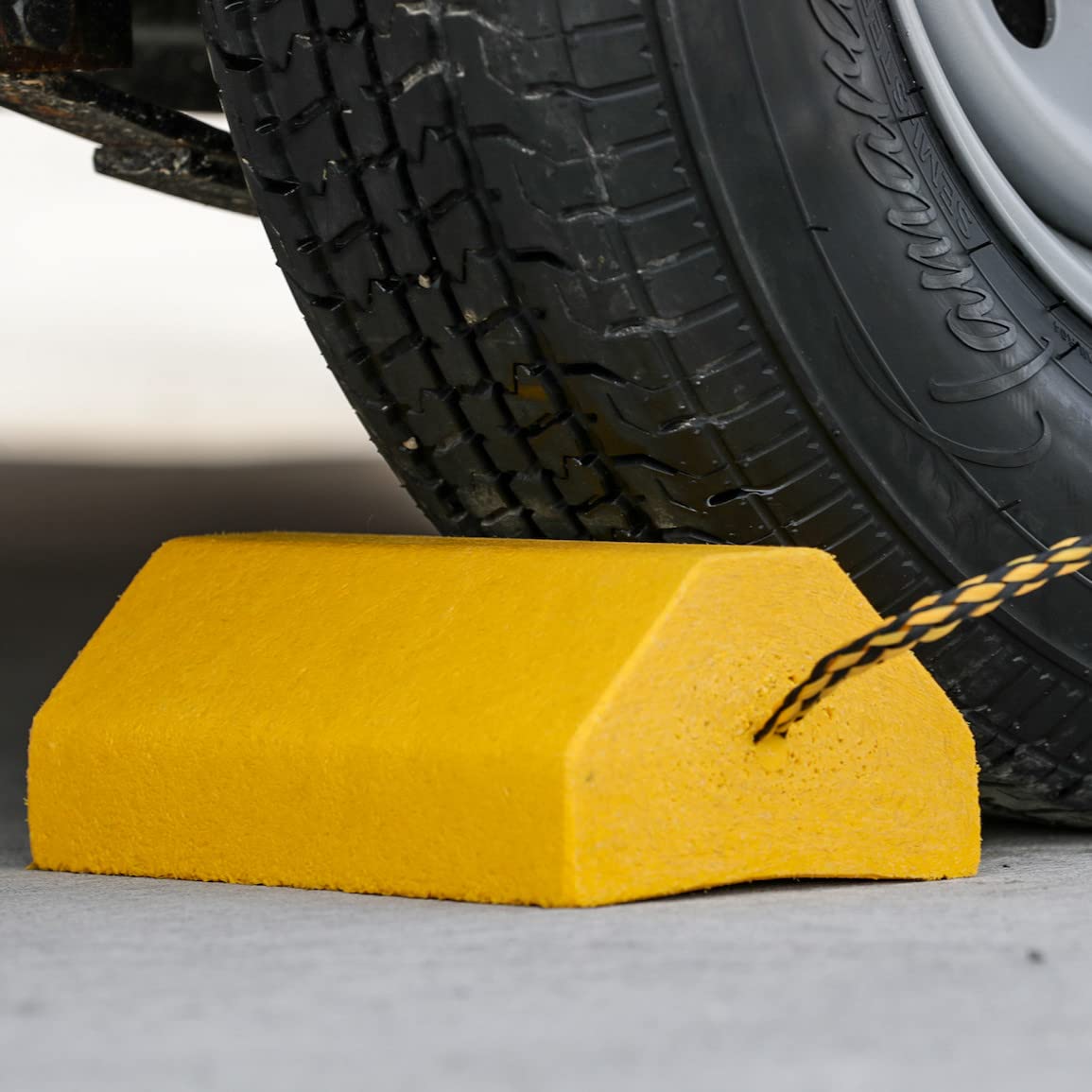 Small Buyers Products WC9642Y Yellow Wheel Chock Set, Lightweight Composite Construction, 32.75 Inch Rope, Ideal for Vehicle Maintenance and Storage, Aviation and Tractors