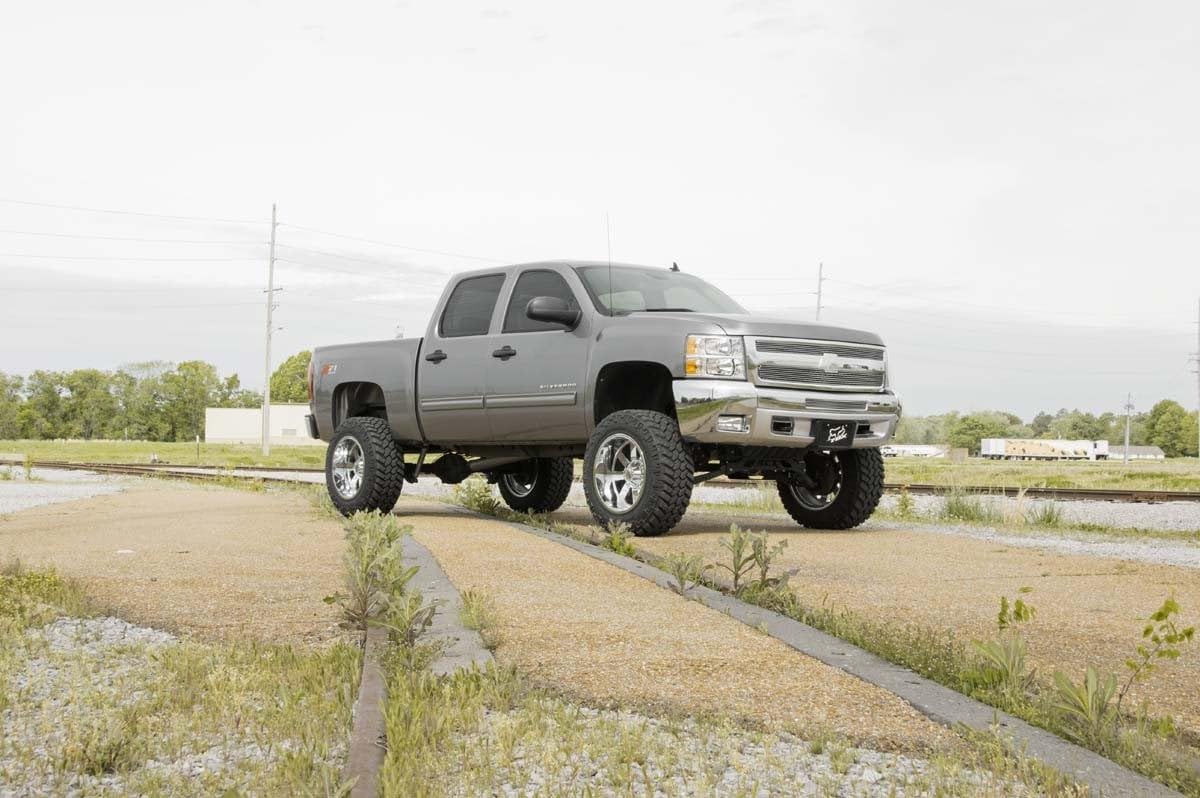 7.5" Rough Country Suspension Lift Kit with M1 Struts/M1 Shocks for Chevy Silverado & GMC Sierra 1500 (2007-2013) 4WD