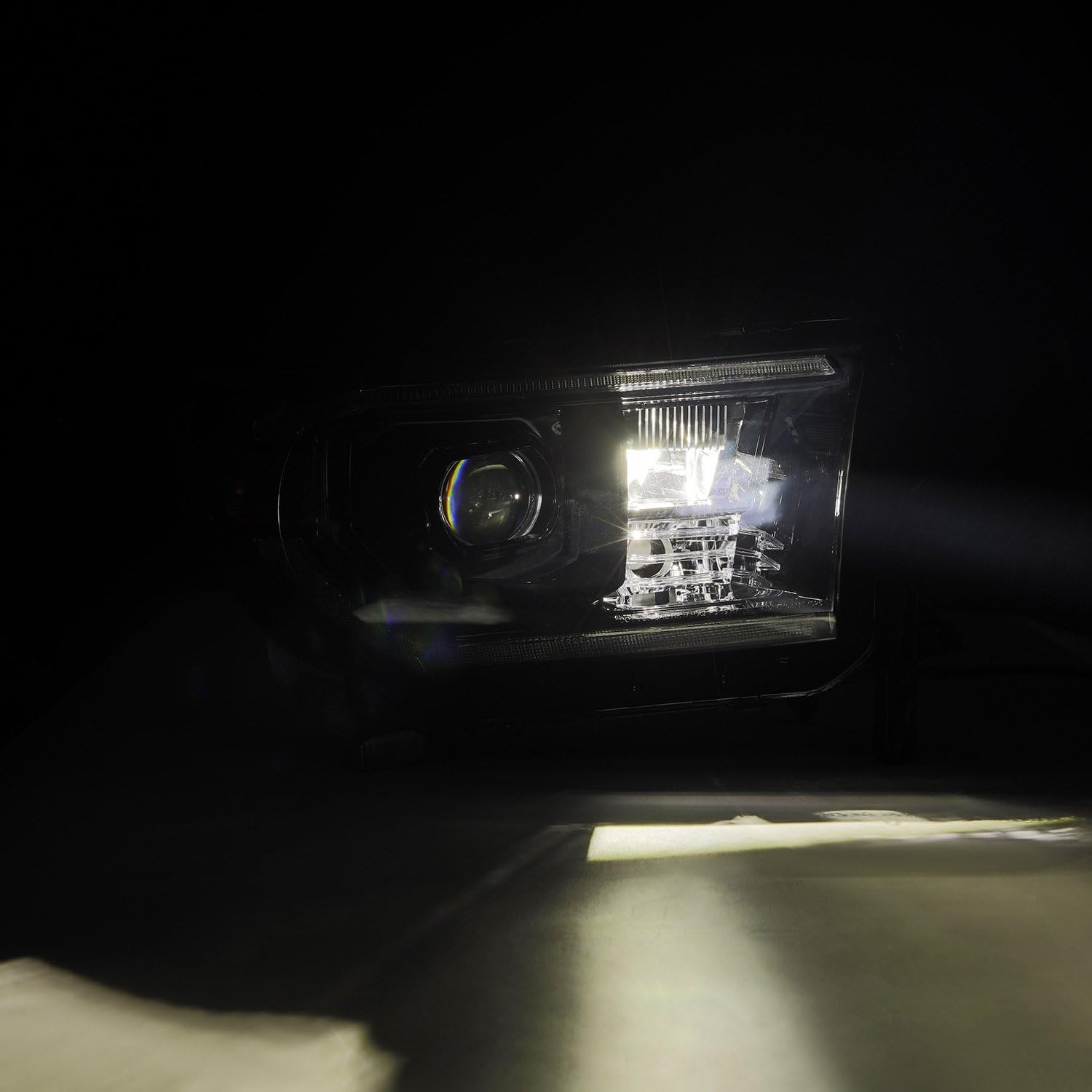 Luxx-series AlphaRex 880825 Projector Headlights