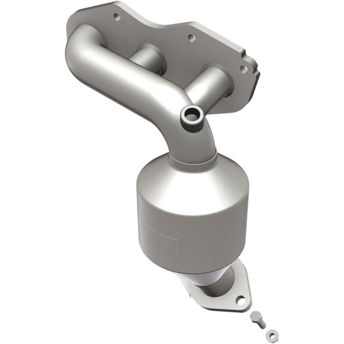 Catalytic Converter MagnaFlow 52556: OEM Grade, Manifold, Compatible with 2011 Toyota Sienna (Federal/EPA Compliant)