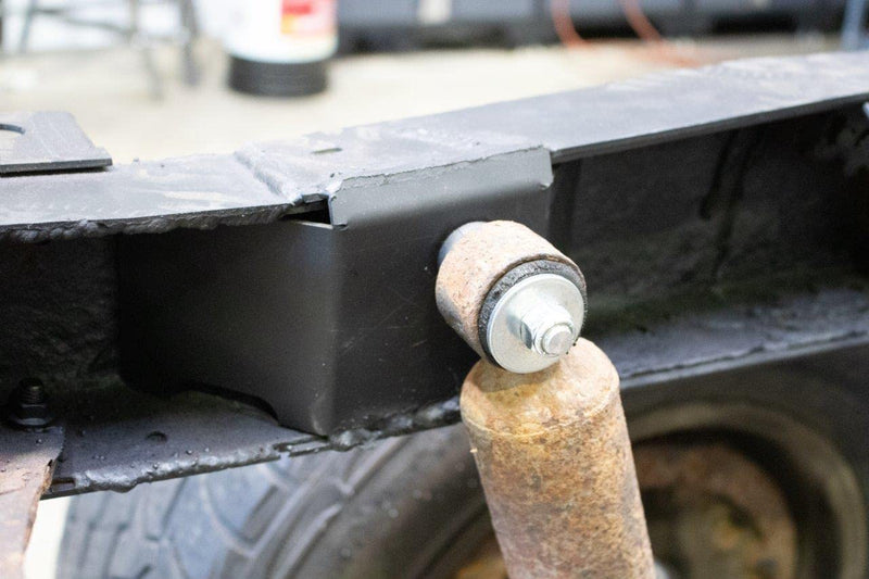 DRIVER REAR SHOCK MOUNT
