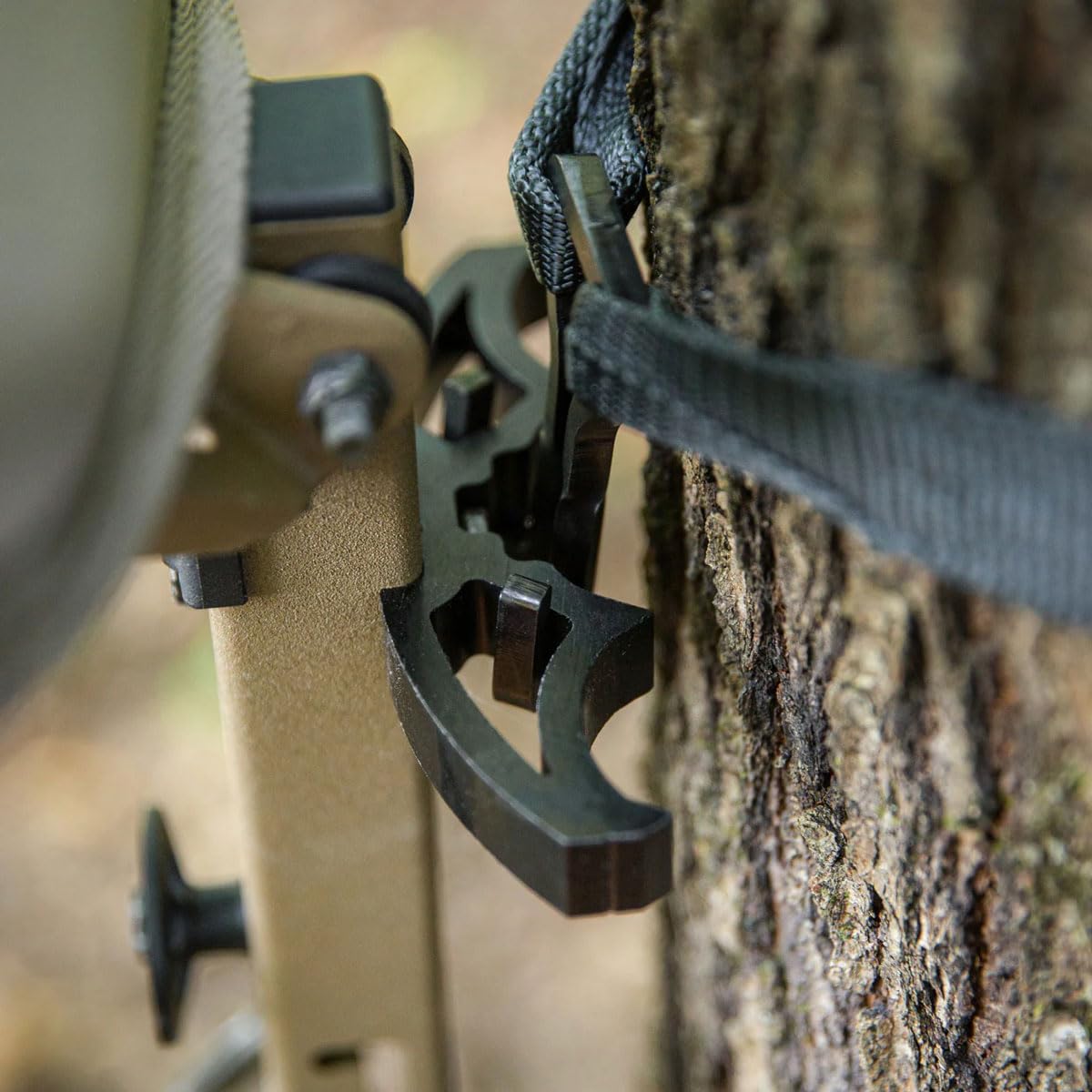 Novix E-Z Hang Hook Version 2.0 & Strap - The Perfect Tool for Hunters to Hang Any of Their Novix Treestands