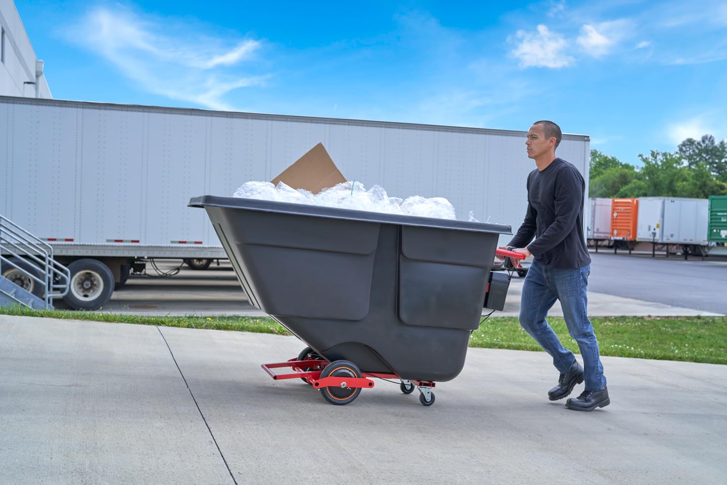 Motorized Rubbermaid Commercial Products Rotomolded Tilt Truck, 1.0 Cu. Yd.
