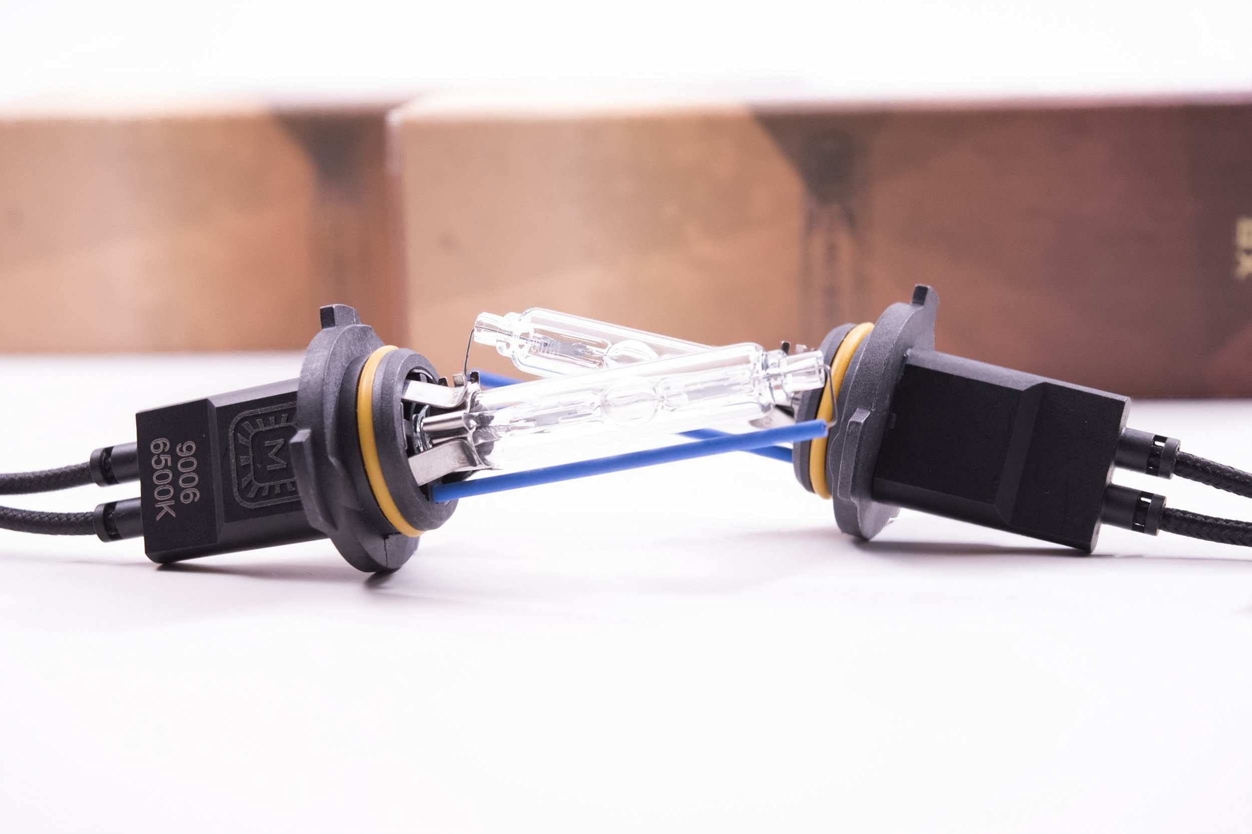 Morimoto XB Bulbs HID, Pair of 9005 / H10 8000k Xenon Bulbs, AMP Style Connectors, High intensity Discharge Bulbs, Universal Plug and Play for Easy Install, Bright & Powerful Upgrade (1x MM.N.080)