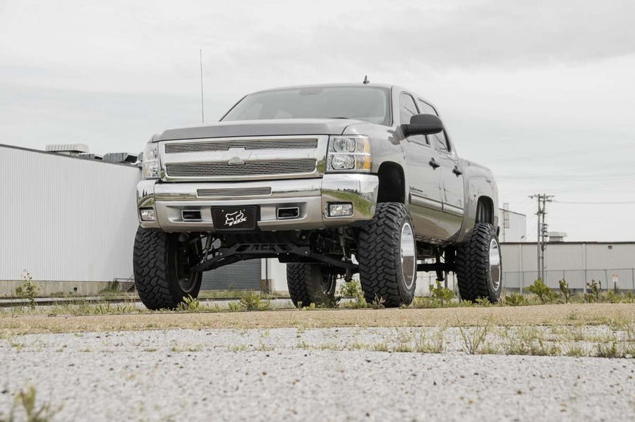 7.5" Rough Country Suspension Lift Kit with M1 Struts/M1 Shocks for Chevy Silverado & GMC Sierra 1500 (2007-2013) 4WD