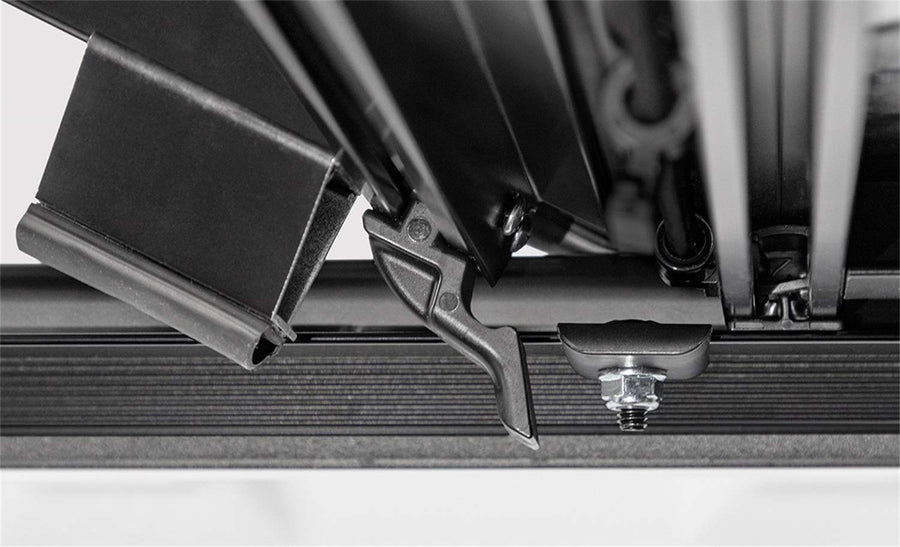 Lomax Tri-Fold Cover Access B3050119 Acc