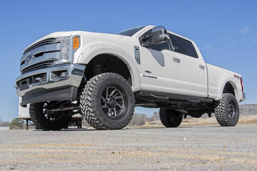 4.5" Lift Kit Rough Country w/V2 Shocks for 2017-2022 Ford Super Duty - 50670