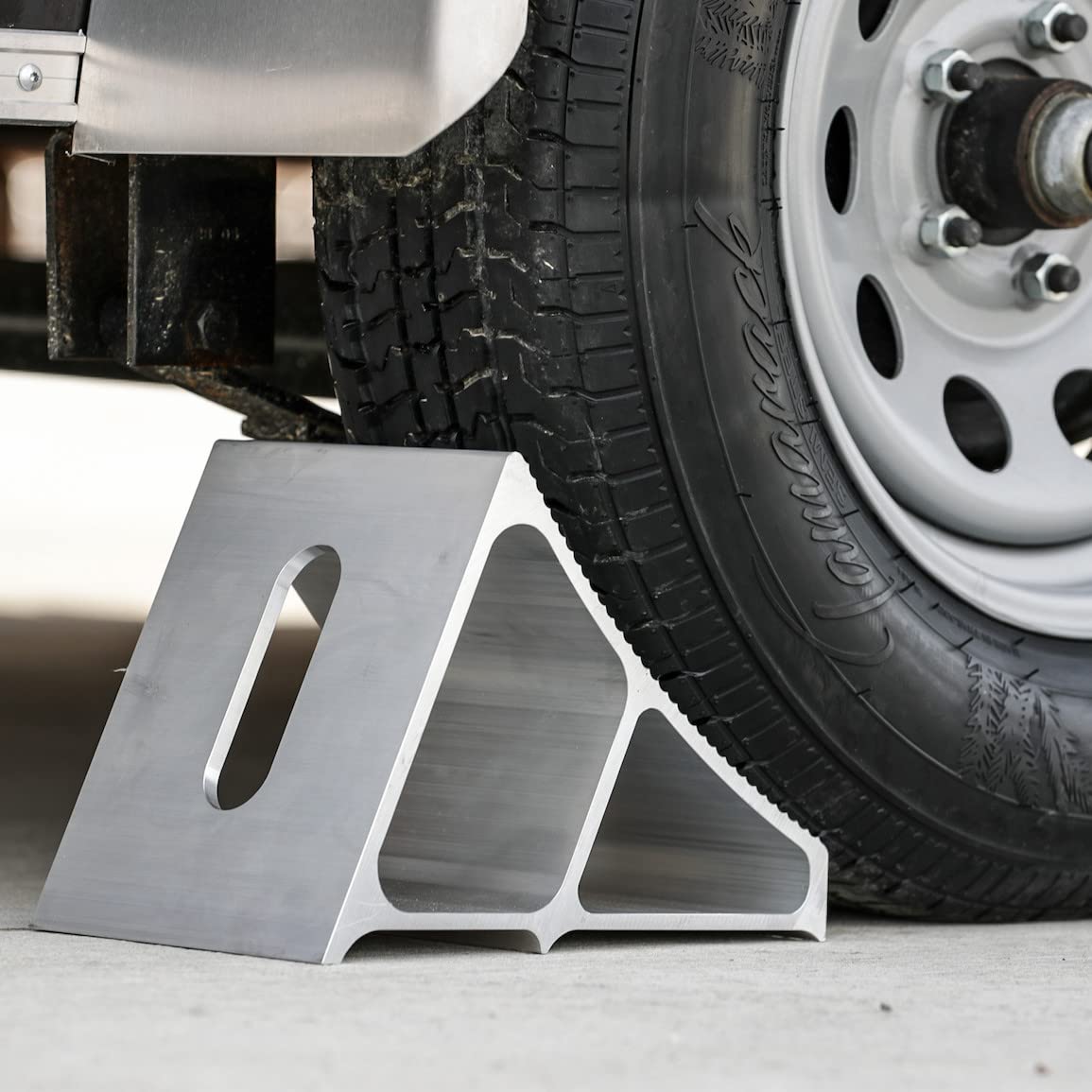 Aluminum Wheel Chock Buyers Products WC7118A with Ribbed Slope, 6 x 8.75 x 5.86 Inch, Added Security for Chocking Semi-Trailers and Trucks, Ideal for Snow and Ice Conditions