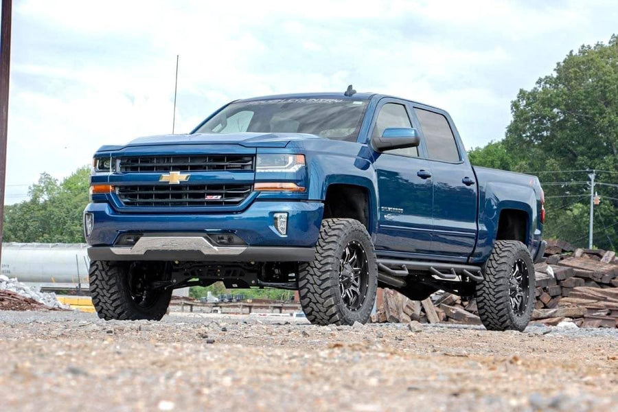 7" Lift Kit Rough Country w/N3 Struts for 2014-2018 Chevy/GMC 1500 2WD - 18734