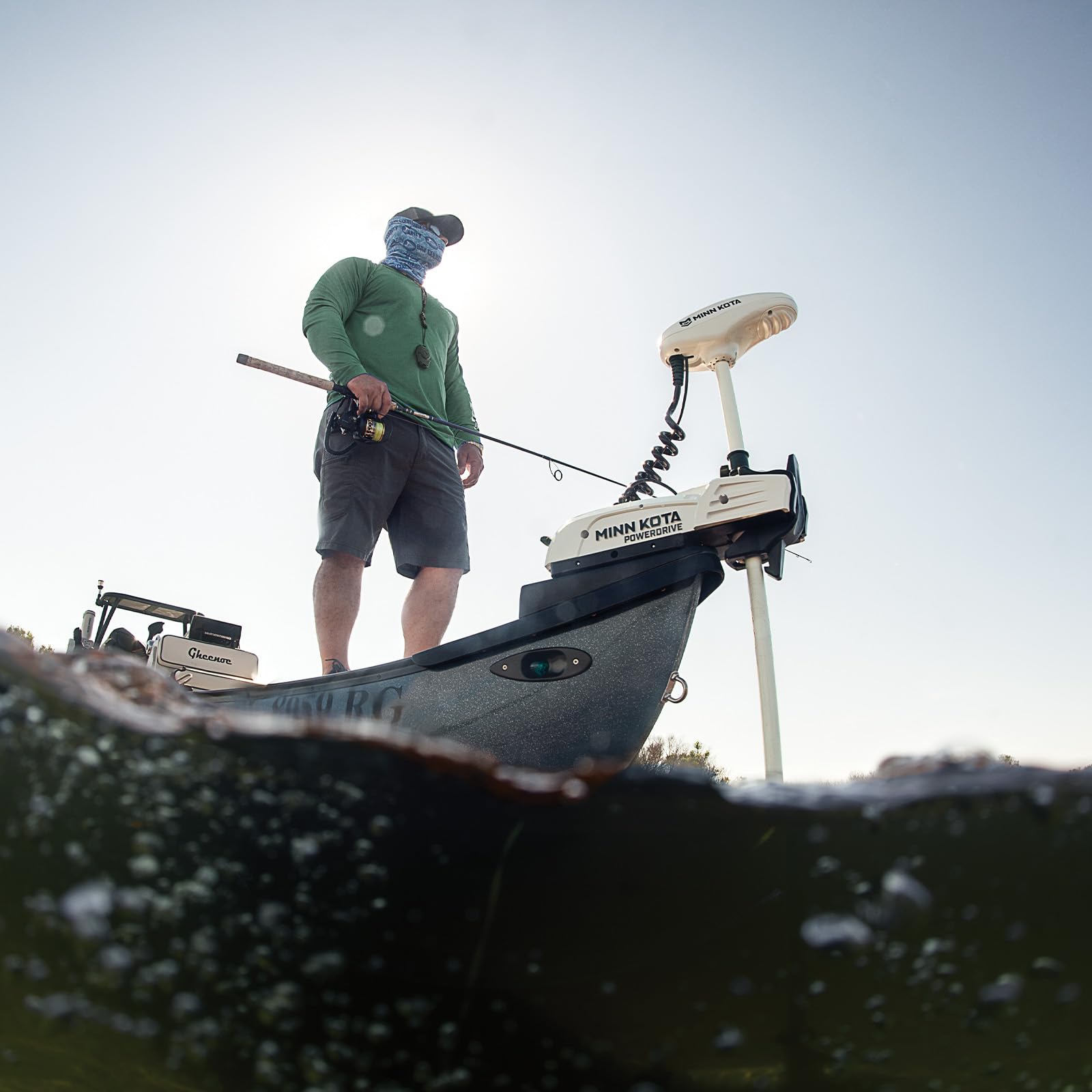 Minn Kota PowerDrive Riptide Bow-Mount Electric Trolling Motor with Micro Remote – 70 Lb. Thrust, 54 in. Shaft, Saltwater