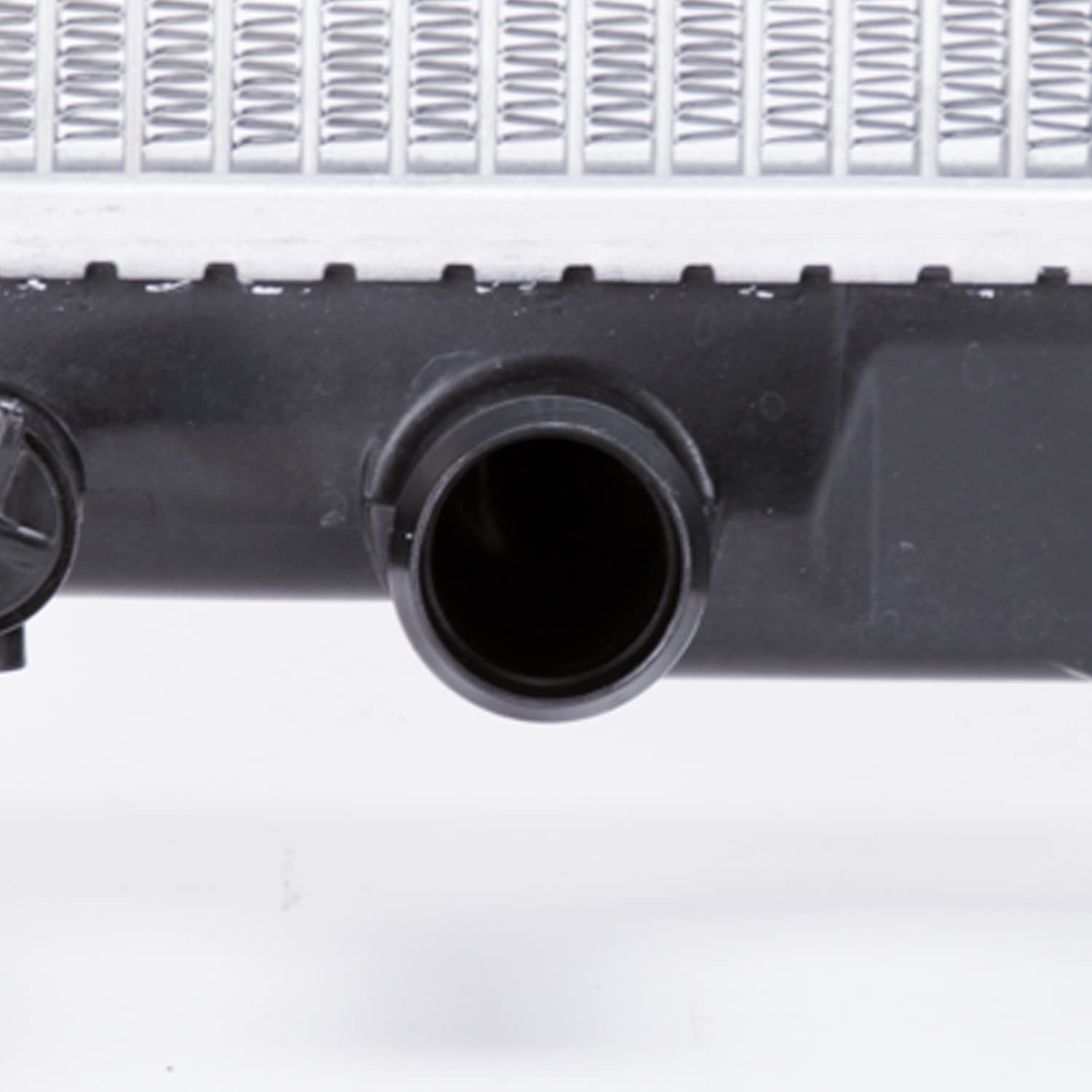 Radiator TYC 2346 Compatible with 2000-2006 Nissan Sentra