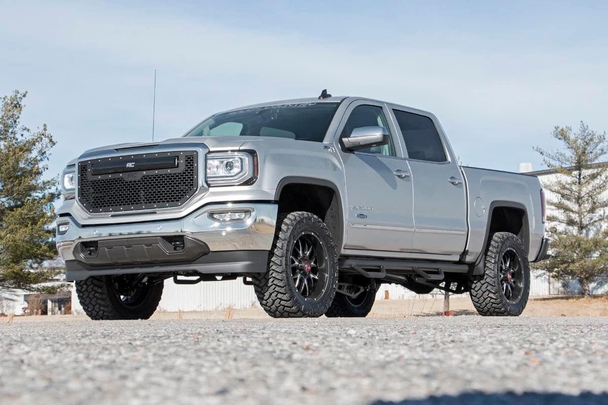 3.5" Rough Country Suspension Lift Kit with M1 Struts/M1 Shocks for Chevy Silverado & GMC Sierra 1500 (2014-2018 w/Stock Cast Alu or Stamped Steel Control Arms)
