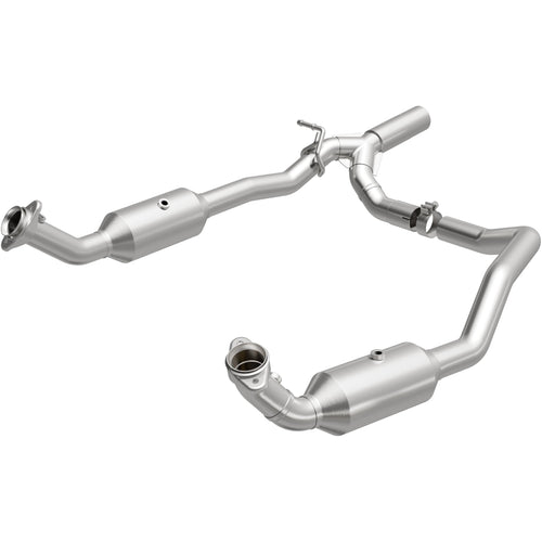 Catalytic Converter MagnaFlow 280014: OEM Grade, Direct Fit, Compatible with 2017-2019 Ford E-350 Super Duty and 2017-2019 Ford E-450 Super Duty (Federal/EPA Compliant)