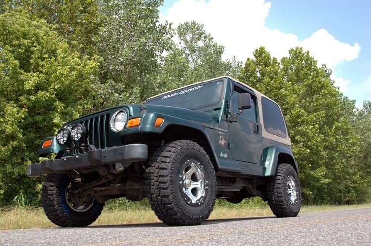 2.5" Lift Kit Rough Country for 1997-2006 Jeep Wrangler TJ | 4CYL - 652.20