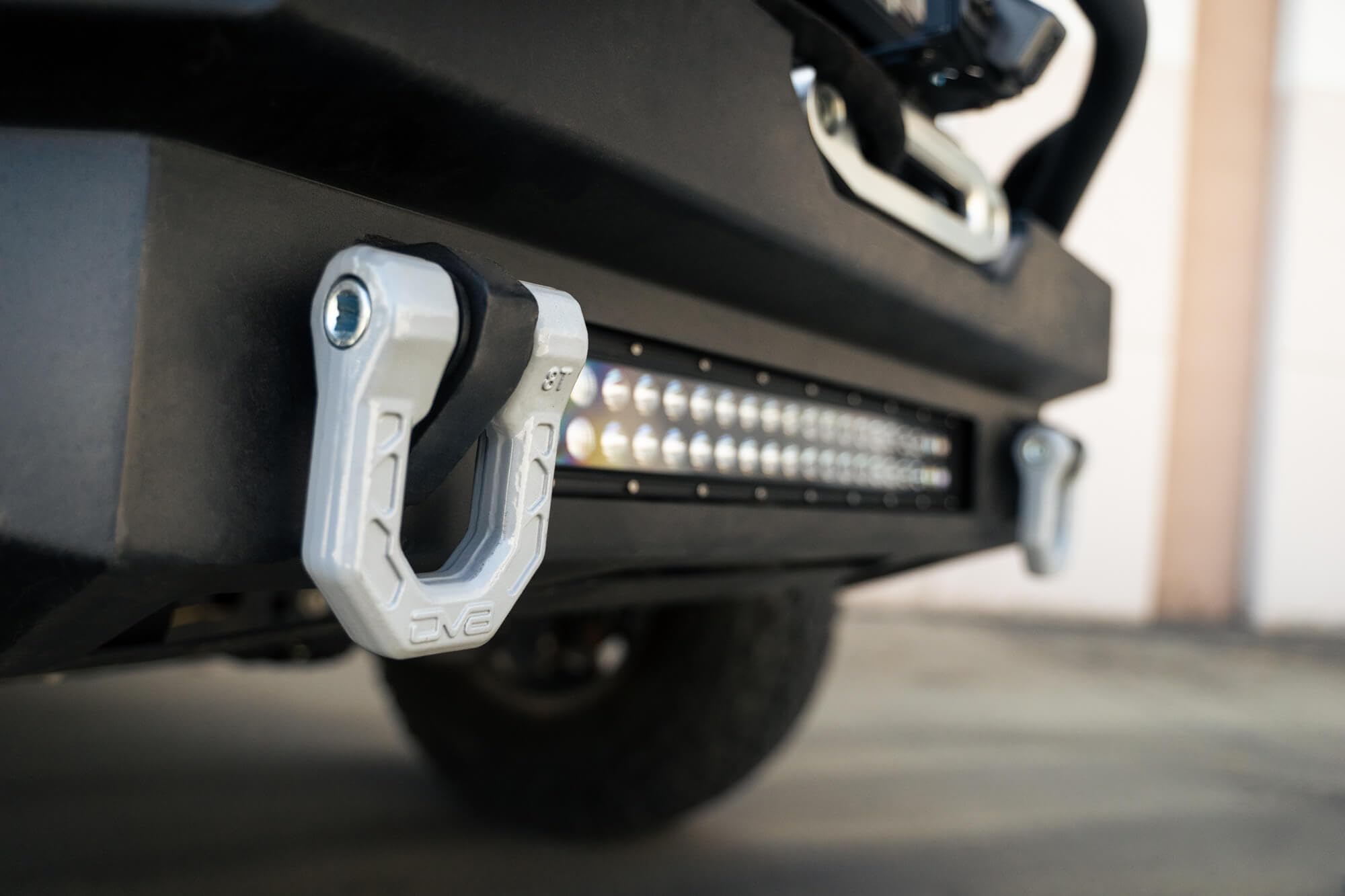 Offroad DV8 Elite Series D-Ring Shackles | Pair | 8 Ton Working Load Limit | (4) ⅛” & (4) 3/16” Isolators Included | 1&1/16” Thick Forged Steel D-Ring (Gray)
