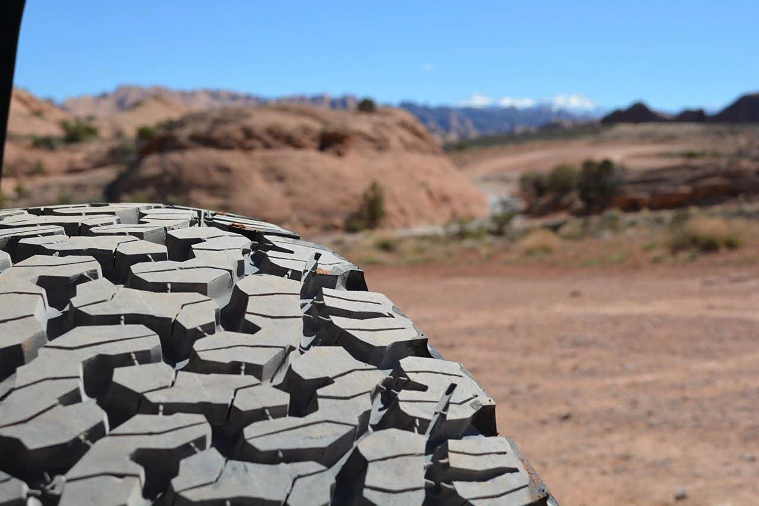 All Terrain T/A KO2 BFGoodrich Radial Car Tire for Light Trucks, SUVs, and Crossovers, LT255/75R17/C 111/108S