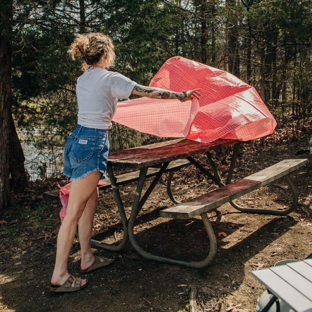 Red/White Camco 51019 52" x 84" Table Cloth