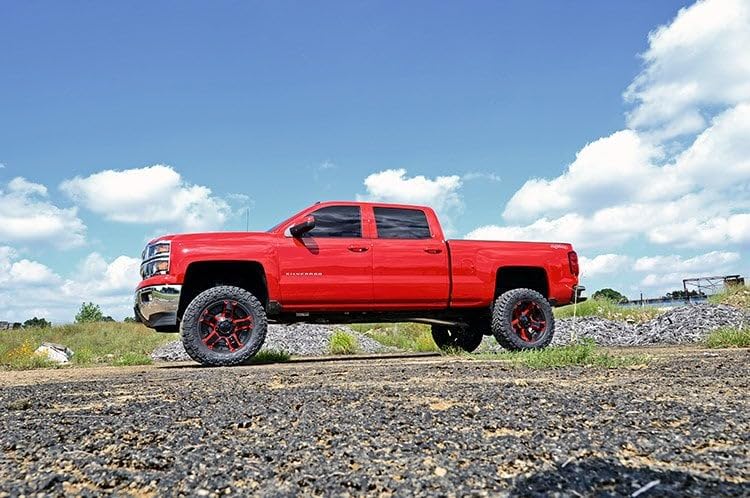 7" Lift Kit Rough Country with N3 Loaded Struts/N3 Rear Shocks for Chevy Silverado & GMC Sierra 1500 (2014-2016)