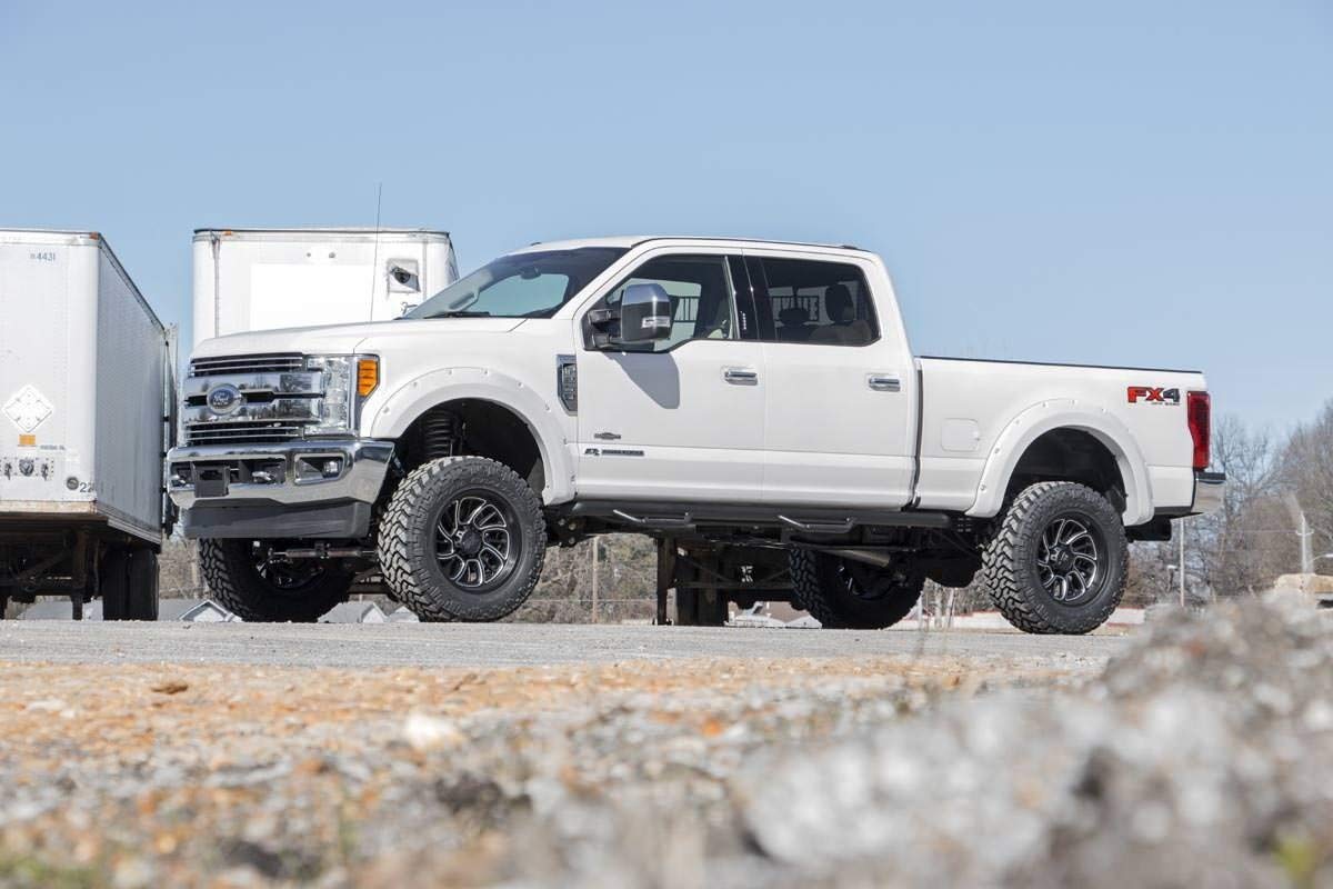 4WD Rough Country 4.5" Lift Kit for 2017-2022 Ford Super Duty | Diesel - 50620