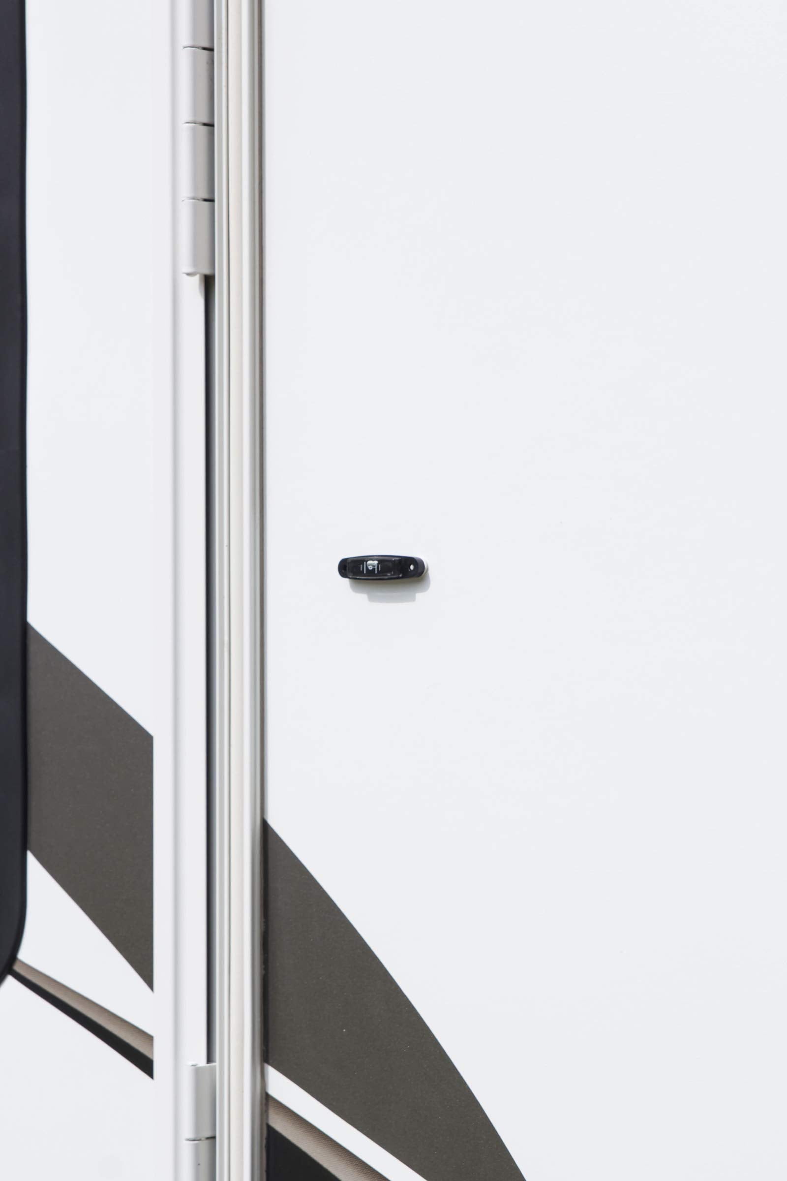 Never Fade Hopkins Towing Solutions 09916 Two Way Reflective Level