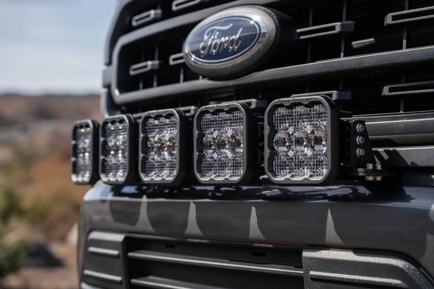 Diode Dynamics Grille SS5 Lightbar Kit compatible Ford F-150 2021-2023, White Combo Pro