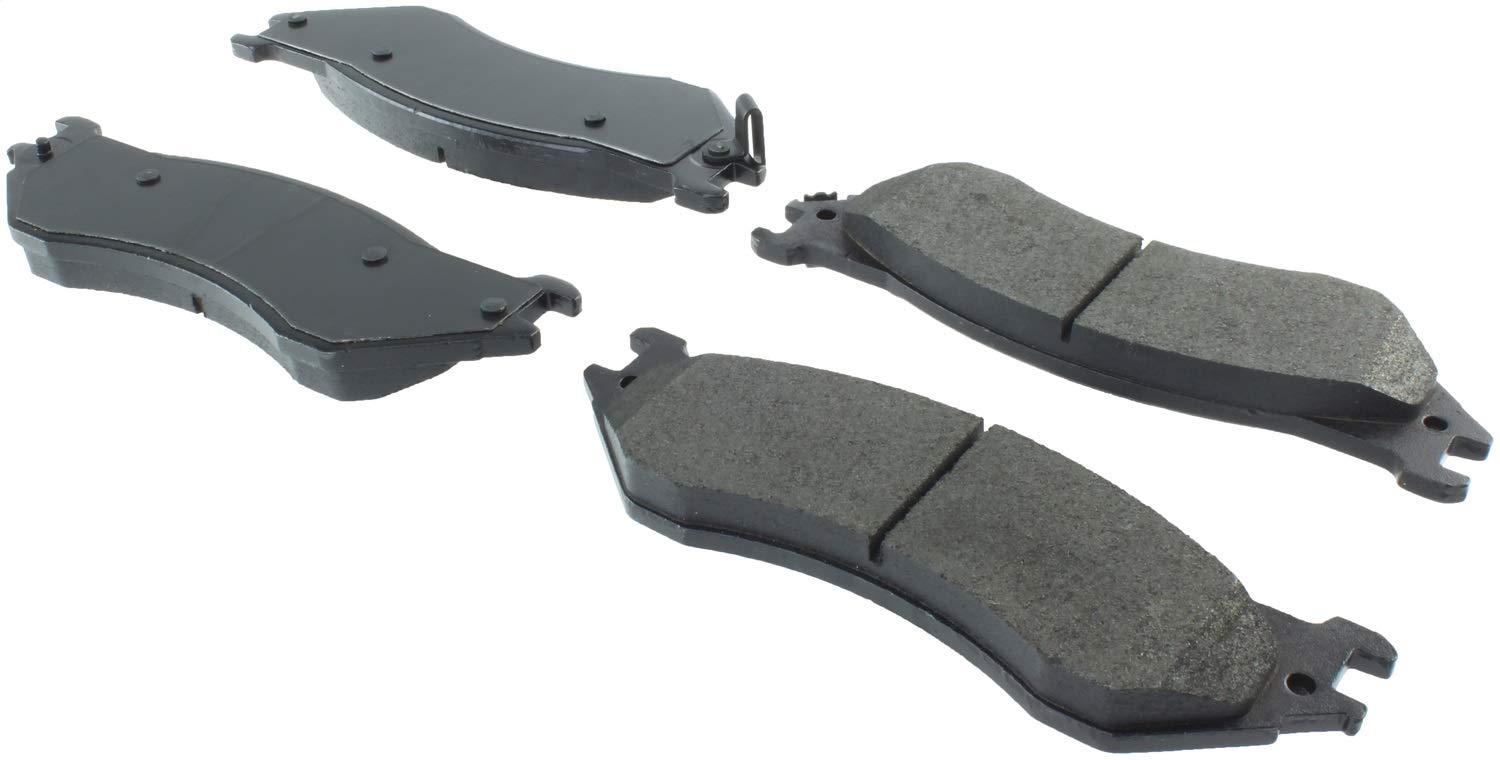 Front StopTech 308.07020 Brake Pads with Shims and Hardware Street
