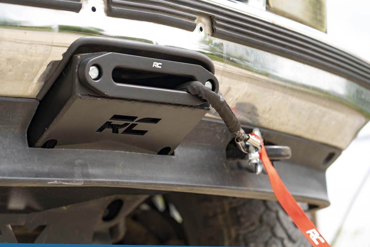 Rough Country Winch Mount Hidden for GM 1988-1998 1500/1995-1999 Tahoe - 11008 Black