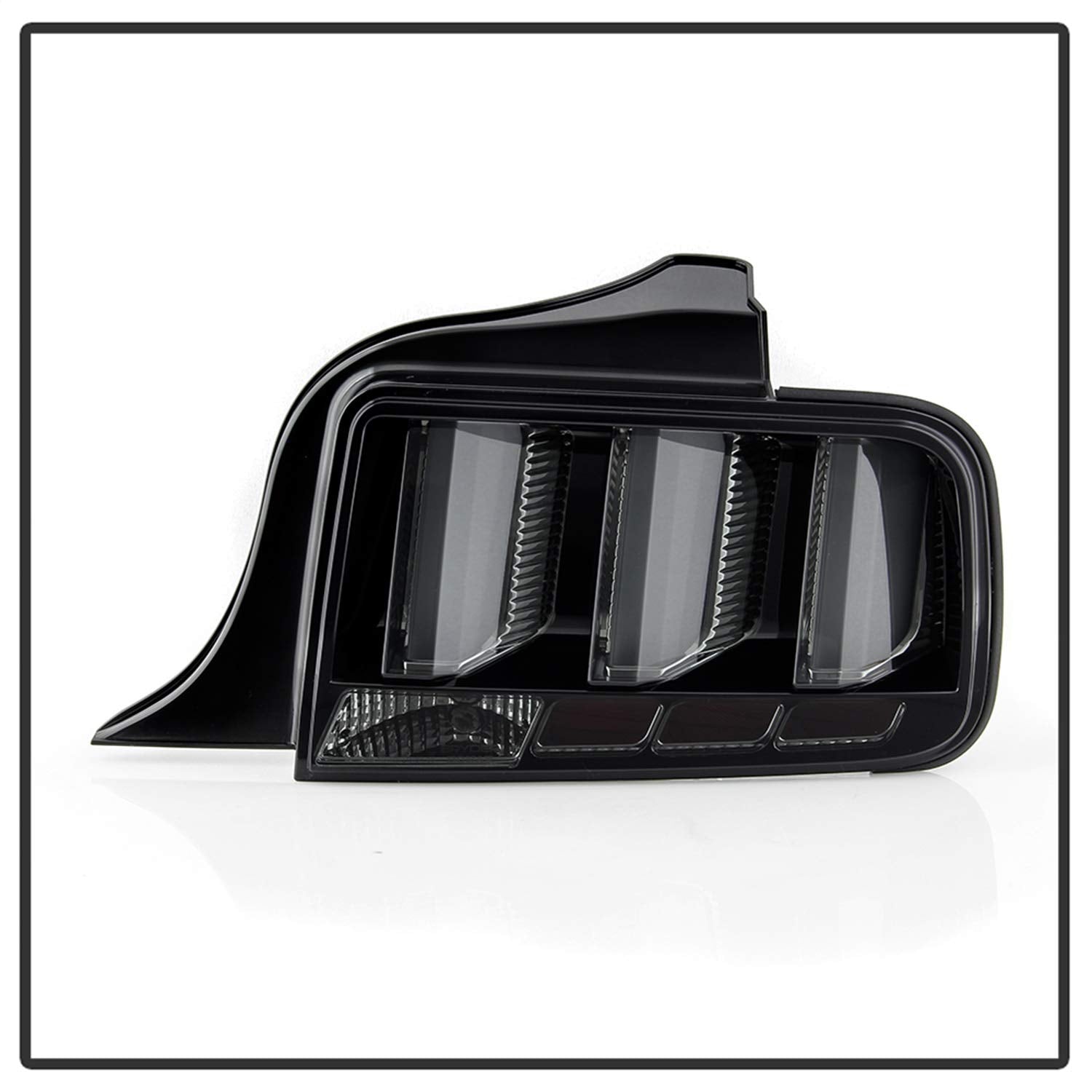Ford Mustang 2005-2009 Spyder Auto (White Light Bar) LED Tail Lights - Smoke