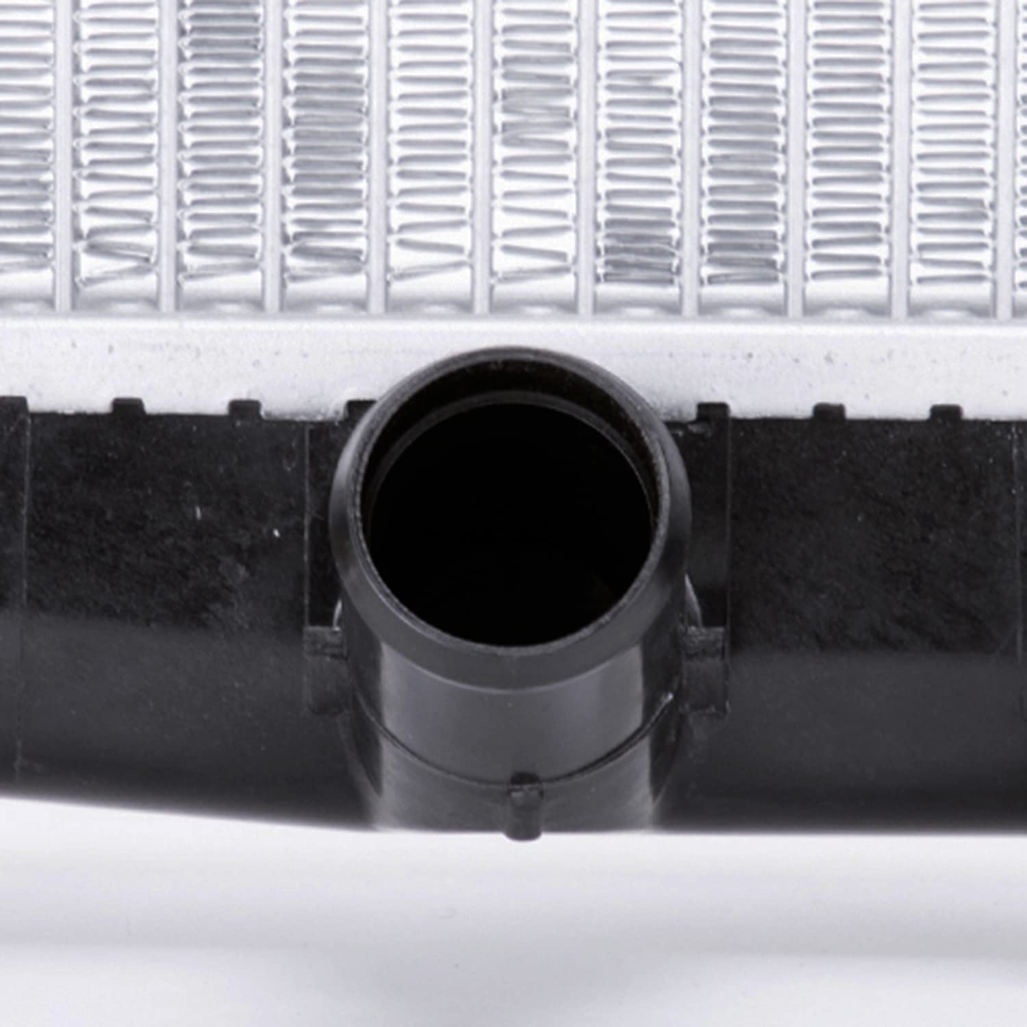 Radiator TYC 13016 Compatible with 2000-2008 Honda S2000