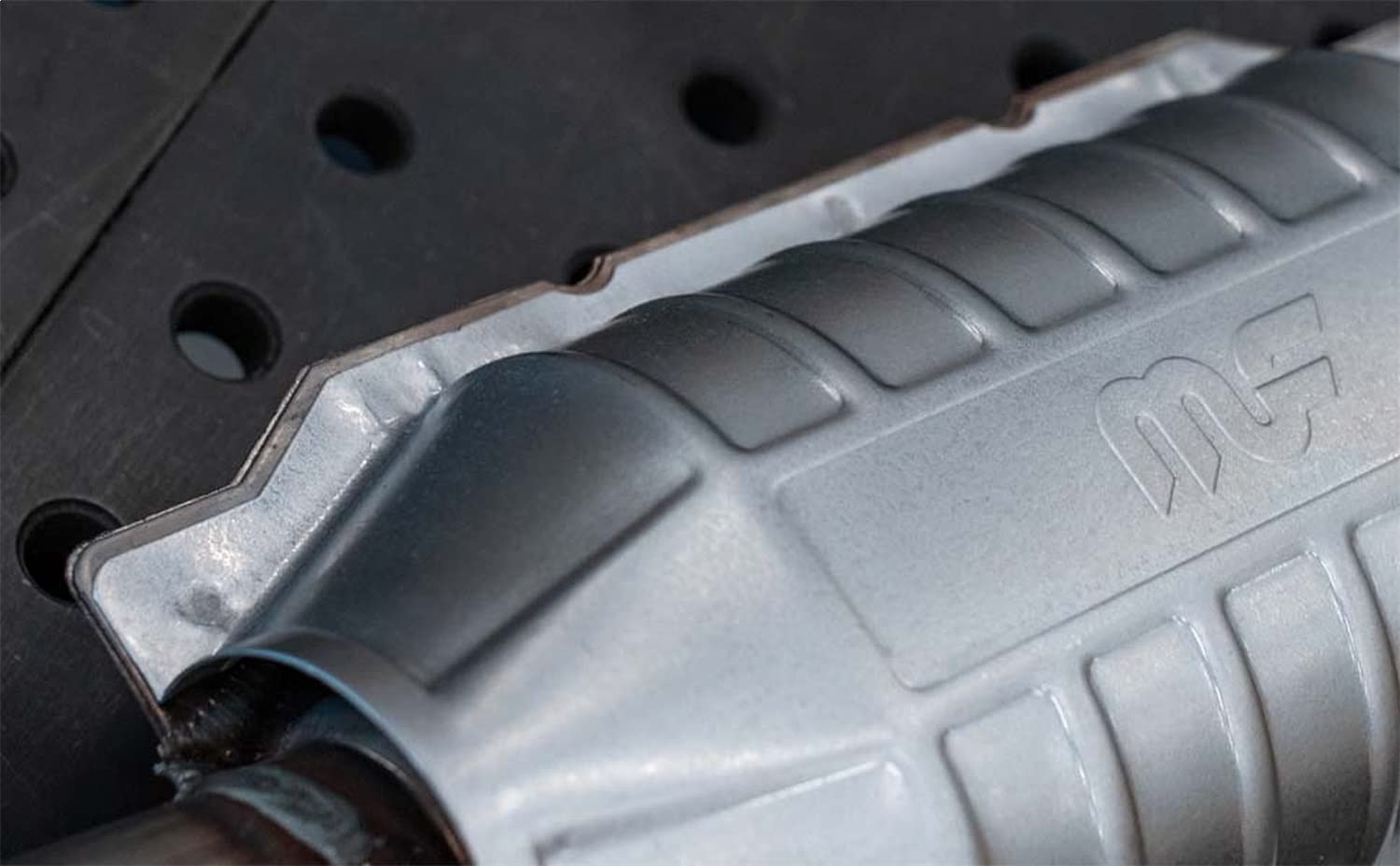 Conv 51186 Magnaflow Universal 2.50 Angled In/Out OEM