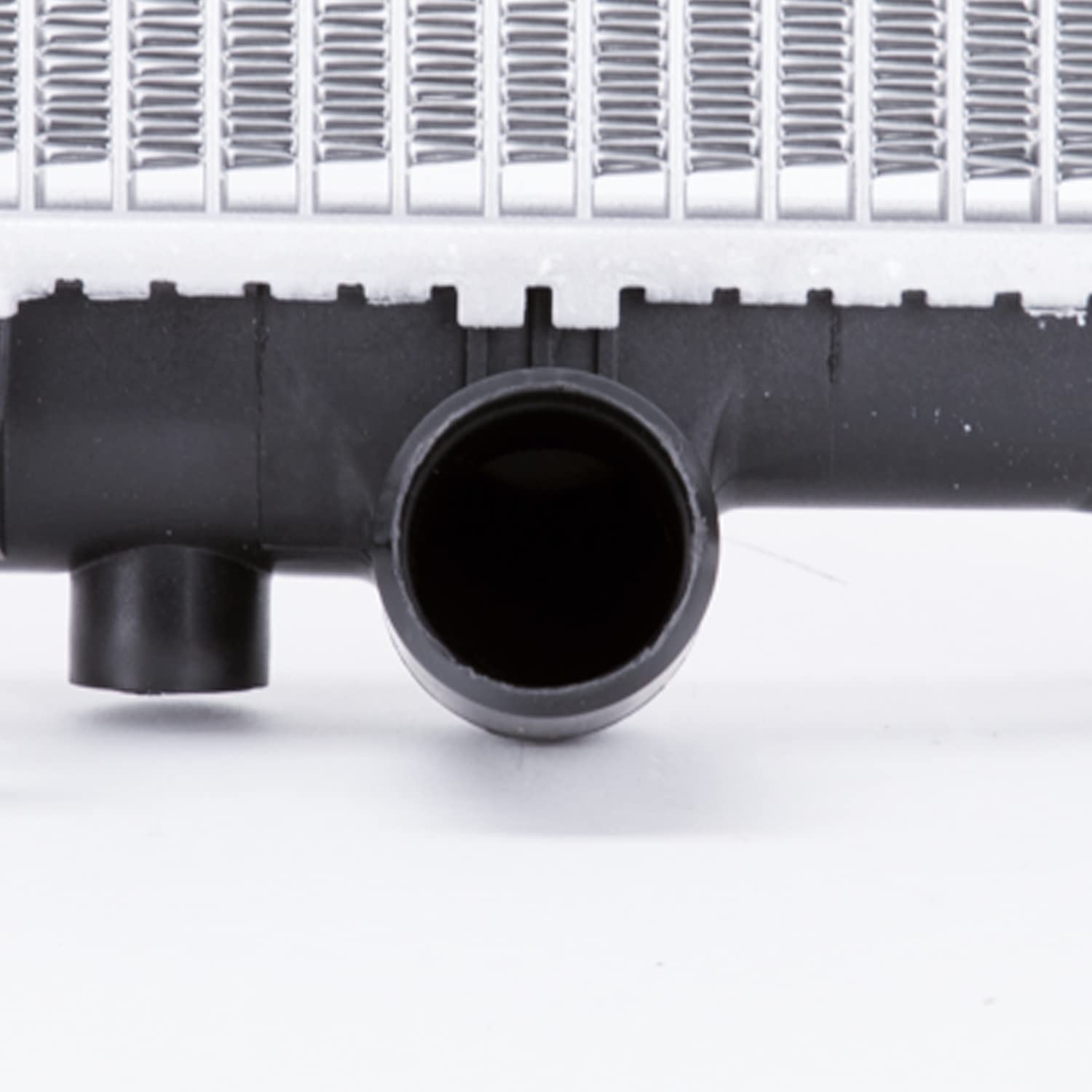 Radiator TYC 2578 Compatible with 2003-2007 Nissan Murano