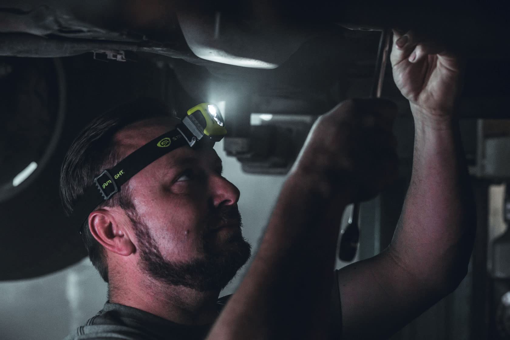 Enduro Pro USB Streamlight 61435 200-Lumen 2080-Candela Ultra-Light LED Rechargeable Headlamp with Spot & Flood Beams, Elastic Head Strap, and USB Cable, Yellow