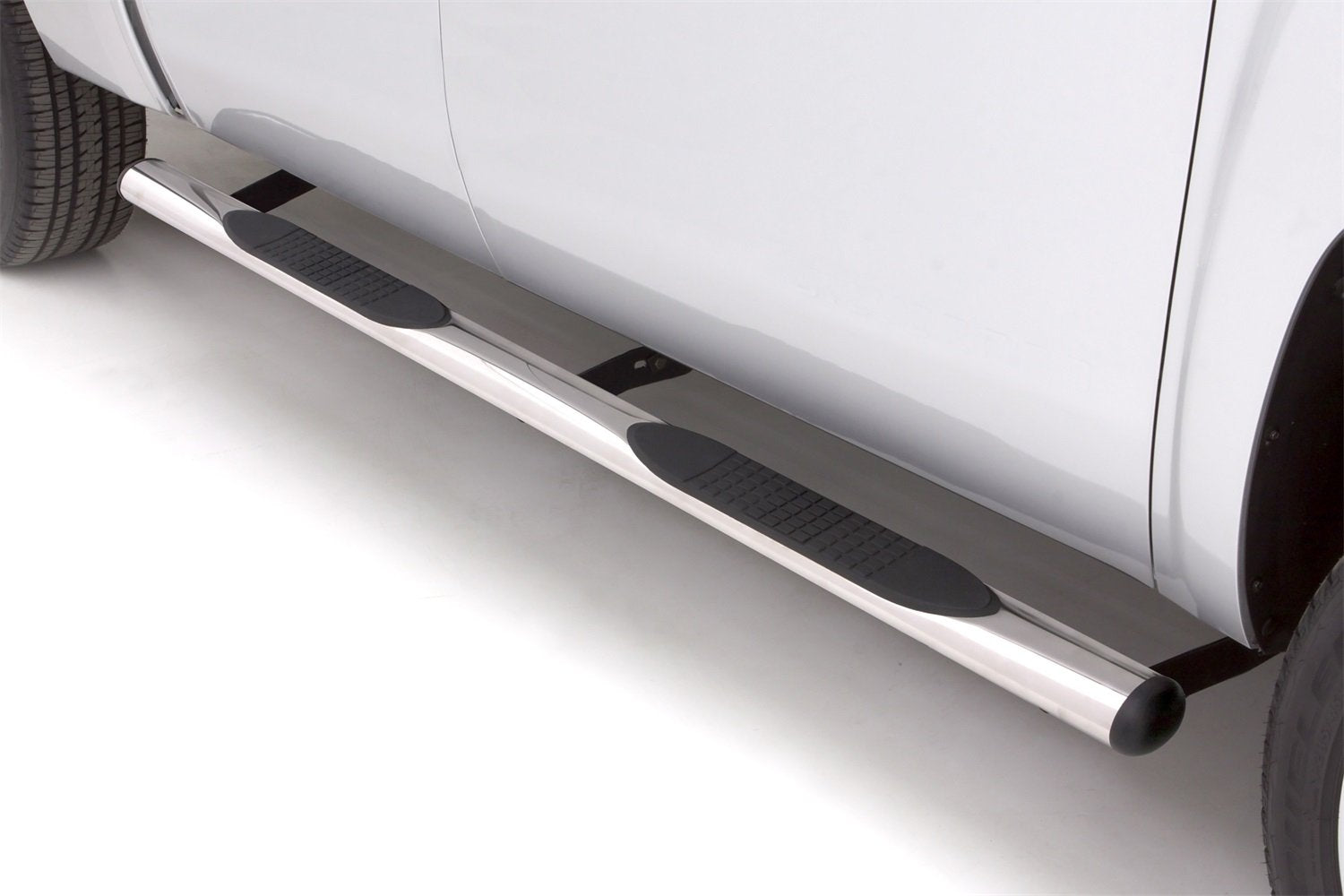 Lund RealTruck 23510545 Polished Stainless Steel 4" Oval Straight Nerf Bars for 2007-2018 Silverado/Sierra 1500, 2500HD, 3500HD Crew Cab