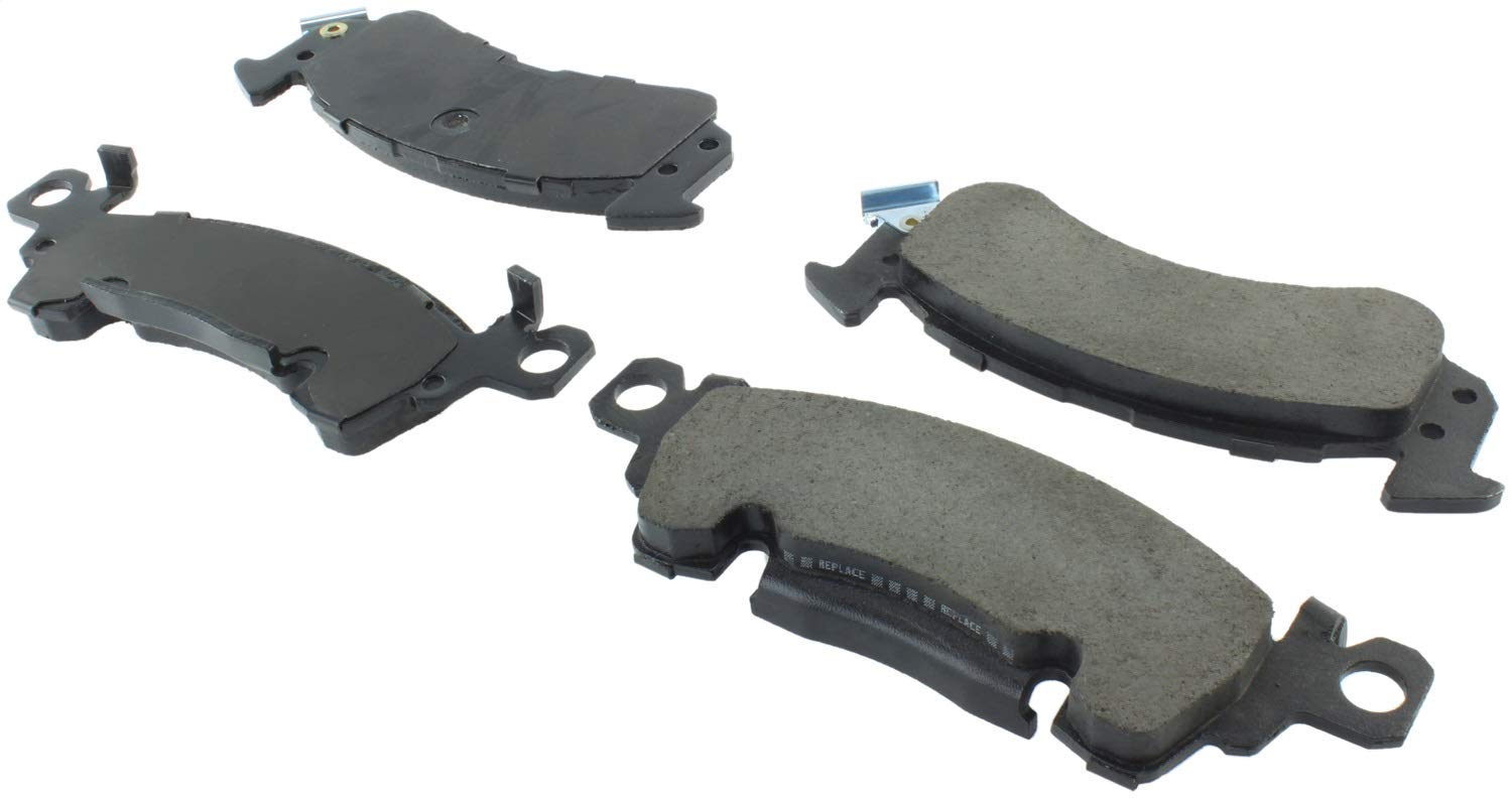 Front StopTech 308.00520 Brake Pads with Shims and Hardware Street