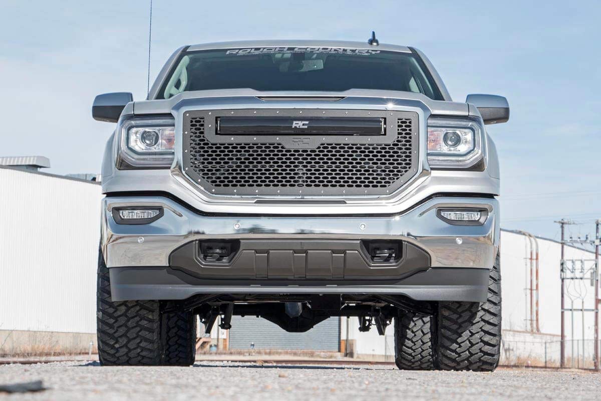3.5" Rough Country Suspension Lift Kit with N3 Struts/N3 Shocks for Chevy Silverado & GMC Sierra 1500 (2014-2018 w/Stock Cast Steel Control Arms)