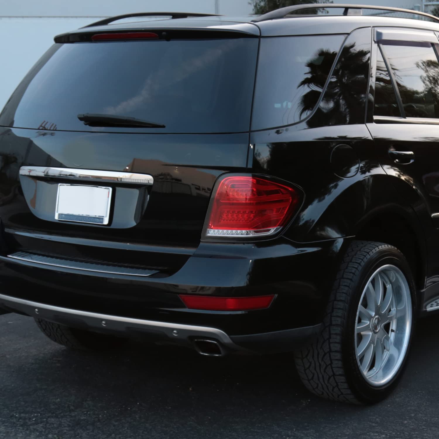 Red LED Bar Tail Lights SPEC-D TUNING Compatible with 2006-2011 Mercedes-Benz W164 ML-Class, Left + Right Pair Assembly