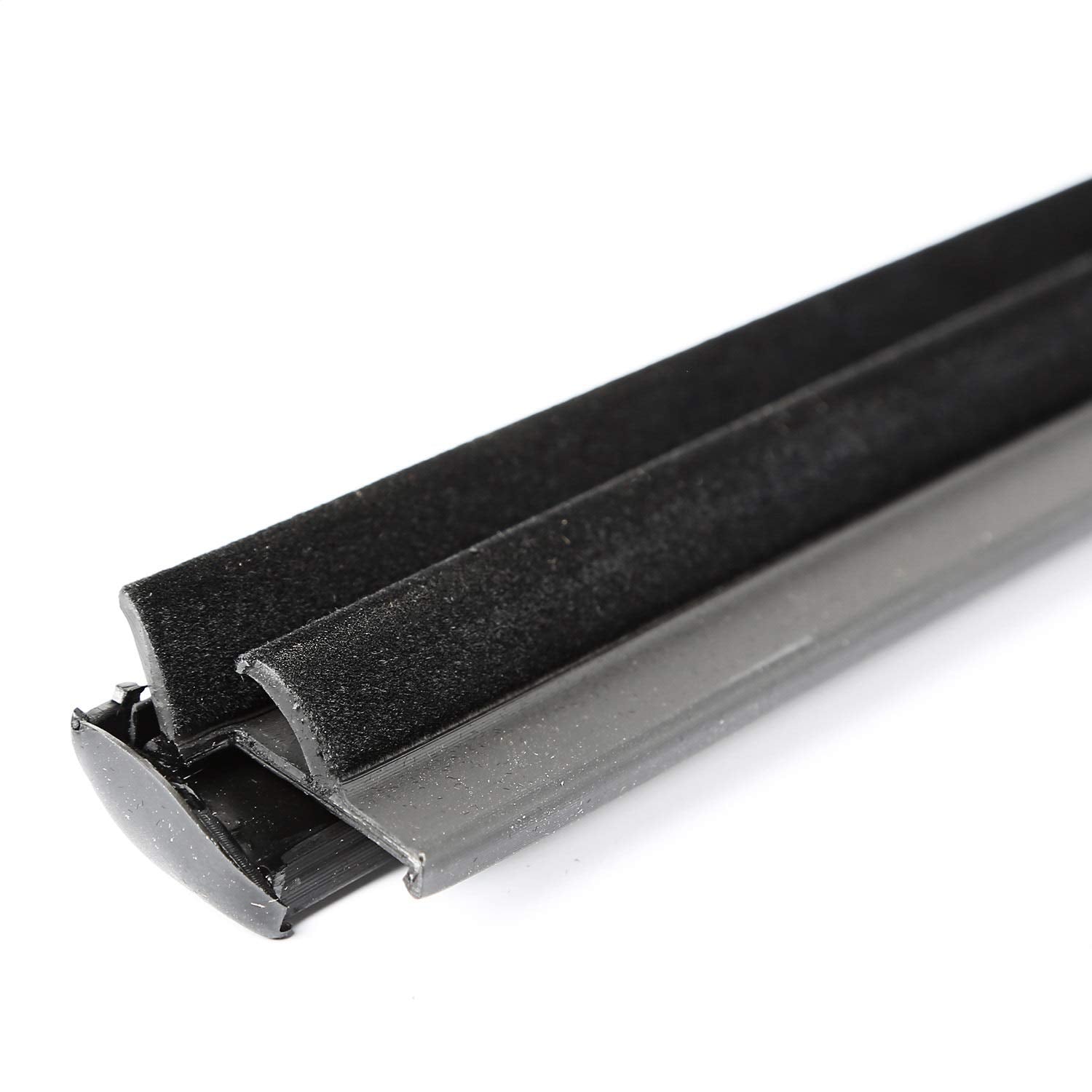 12303.89 | Omix-Ada | Door Seal, Rear, Right, Outer | OE Reference: 55135890AB | Fits 1999-2004 Jeep Grand Cherokee WJ