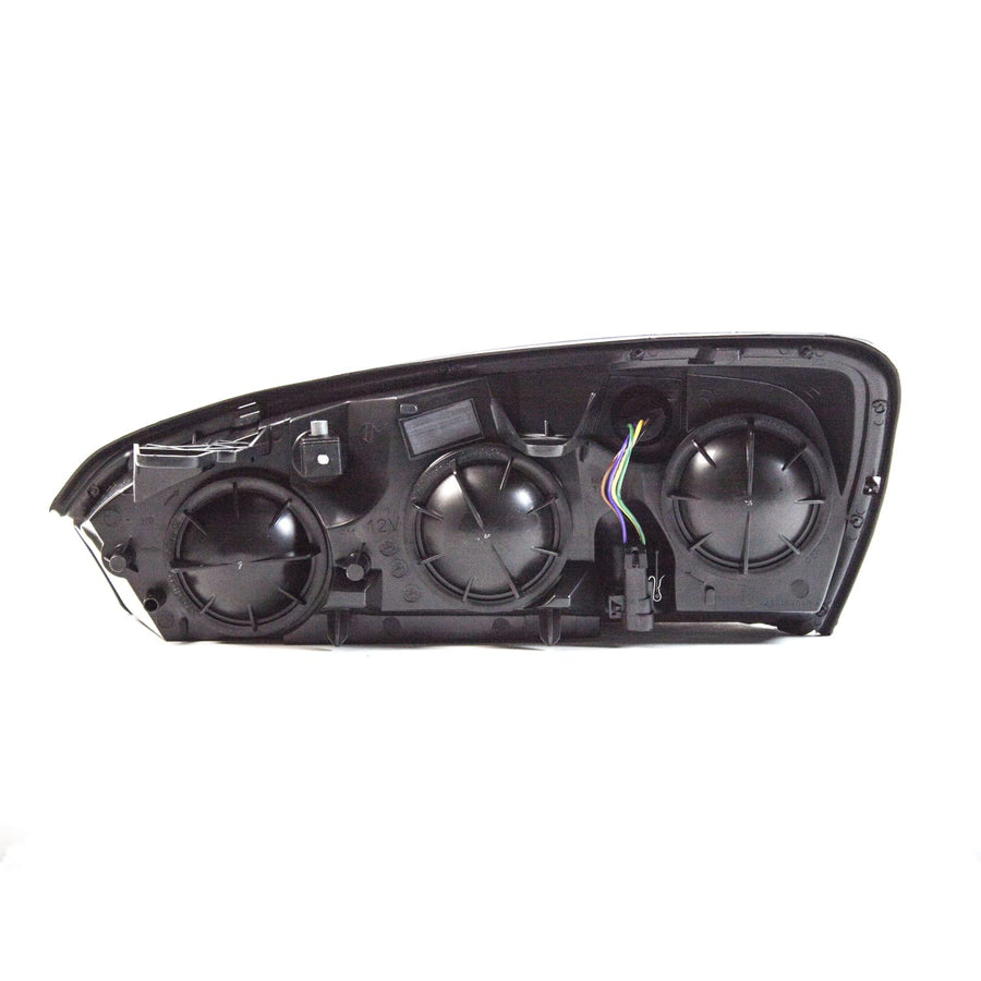 Right TYC Headlight Assembly Compatible with 2004-2007 Chevrolet Malibu