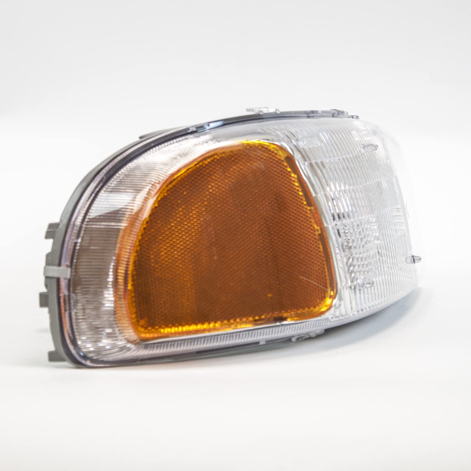 Right TYC Headlight Assembly Compatible with 1999-2006 GMC Sierra Pickup