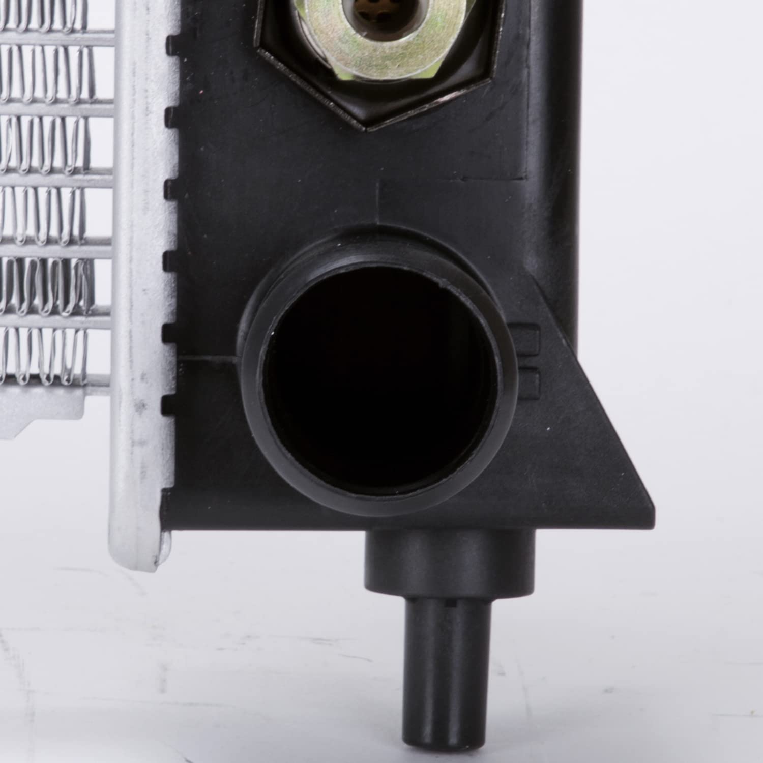 04-06 TYC Pt G.T.O 6.0L V8 A/Mt 1R Pa Rad