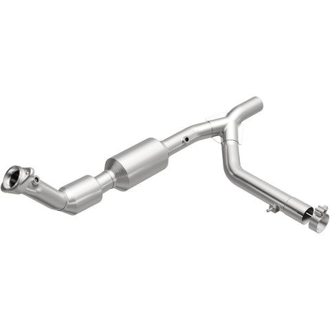 Catalytic Converter MagnaFlow 280008: OEM Grade, Direct Fit, Compatible with 2000-2003 Ford F-150 and 2004 Ford F-150 Heritage (Federal/EPA Compliant)
