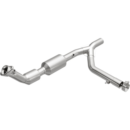 Catalytic Converter MagnaFlow 280008: OEM Grade, Direct Fit, Compatible with 2000-2003 Ford F-150 and 2004 Ford F-150 Heritage (Federal/EPA Compliant)