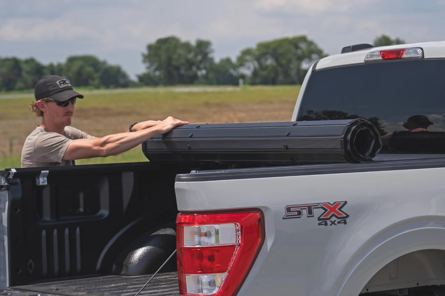 Rough Country Tonneau Cover Hard Roll-Up for Ford F-150 (2015-2025) F-150 Lightning (2022-2025) - Aluminum Truck Bed Cover, Fits 5'7 Bed