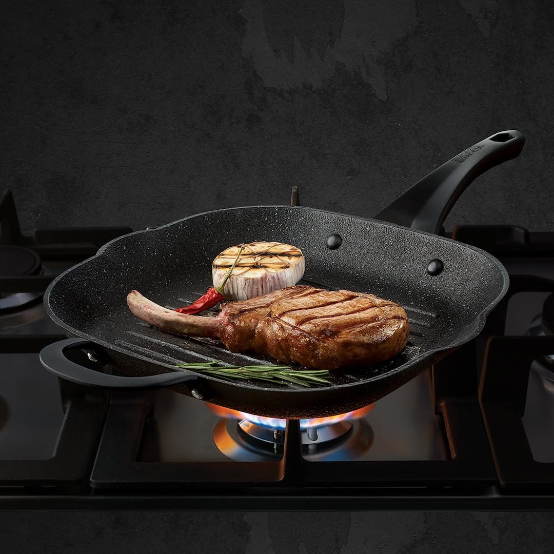 The Rock Starfrit 060903-004-0000 11" Cast Iron Grill Pan, Black